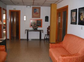 Academia Carfax sofá